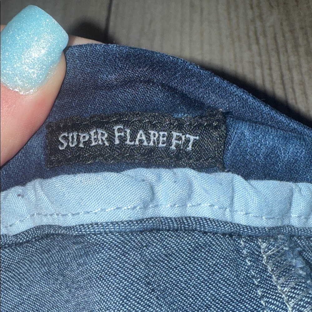 Judy Blue Jeans - Picture 3 of 6